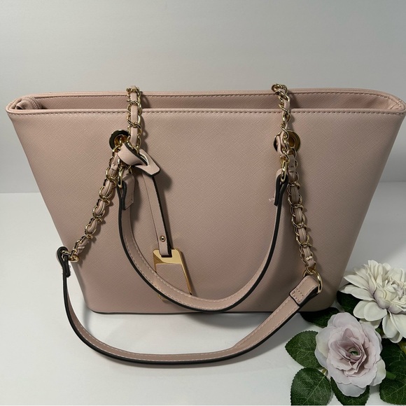 Aldo Handbags - Aldo | Women’s Purse | Light Rose Pink | Used